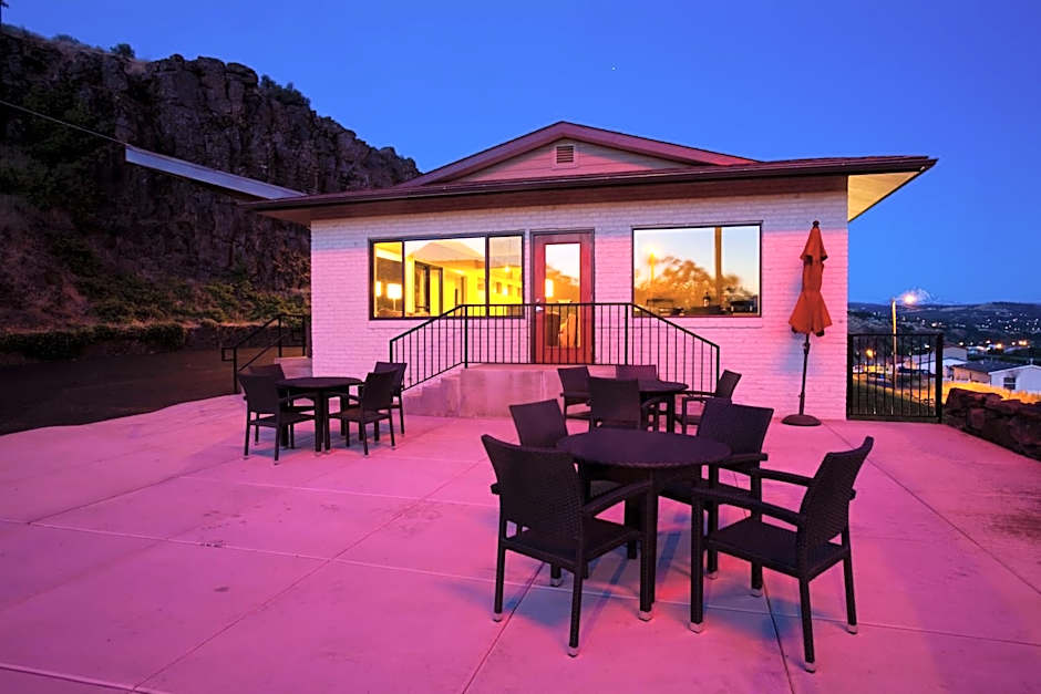Celilo Inn