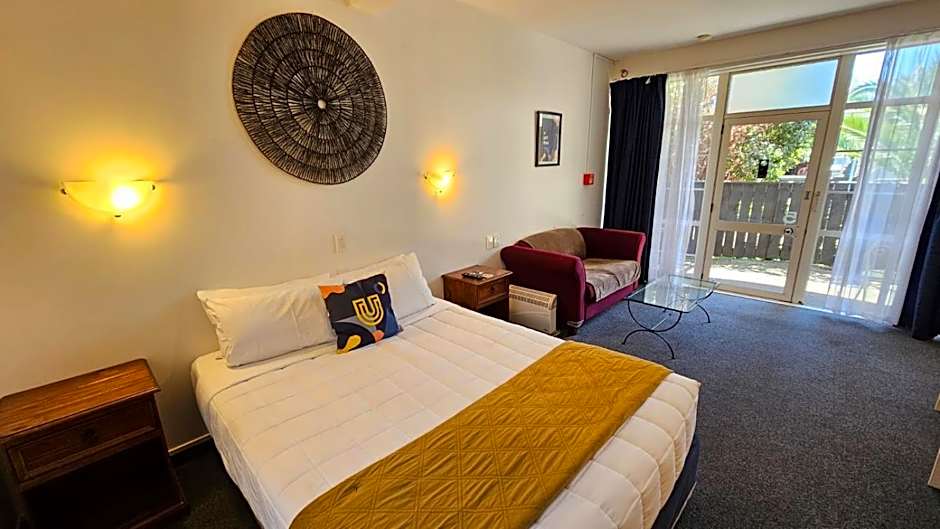 U Studios Paraparaumu Beach (formerly Copperfield Seaside Motel)