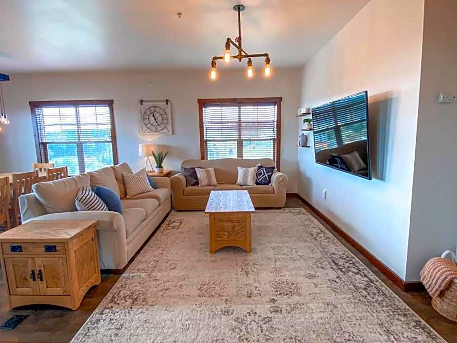 Remodeled Ski In-Out - 305 Soaring Eagle - Luxury!