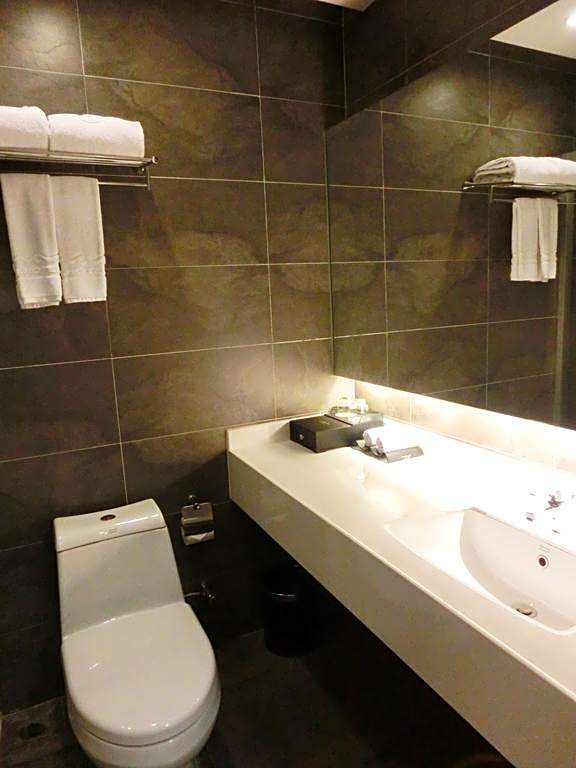 J Hotel