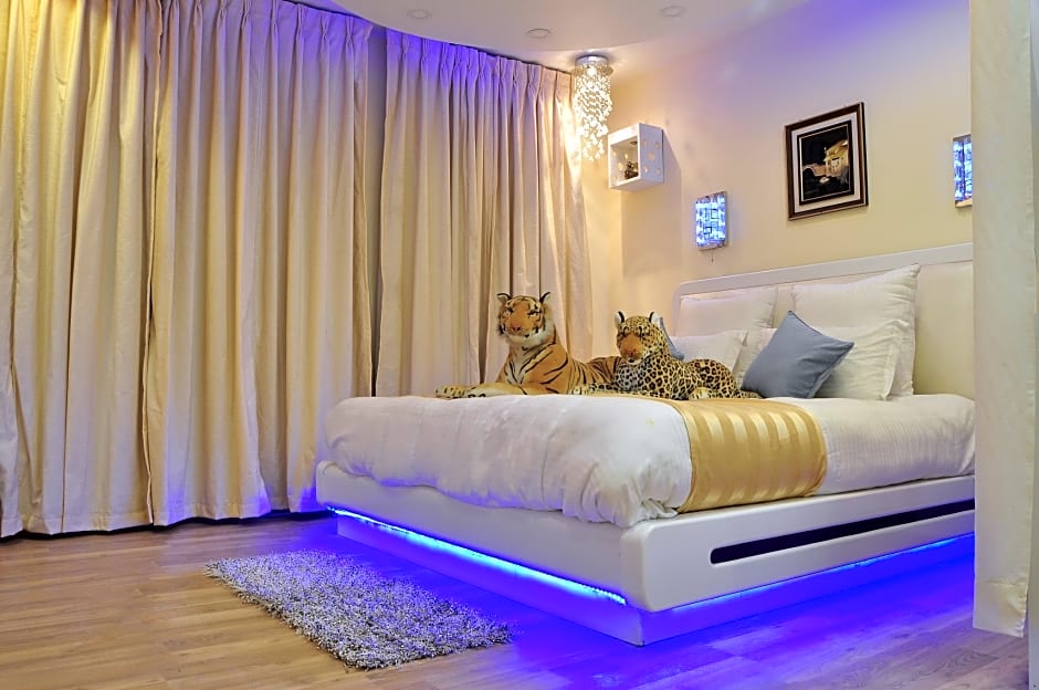 Royal Penguin Boutique Hotel & Spa