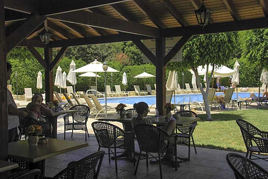 Kotzias Beach Apartments