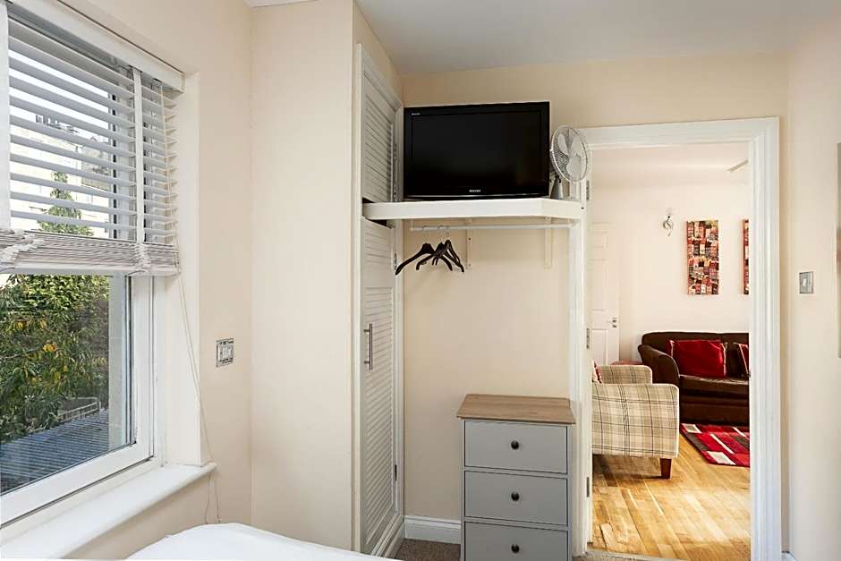 Bath Breaks Apartments