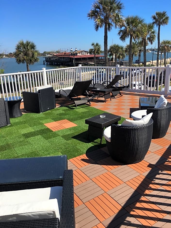 Historic Waterfront Marion Motor Lodge in downtown St Augustine