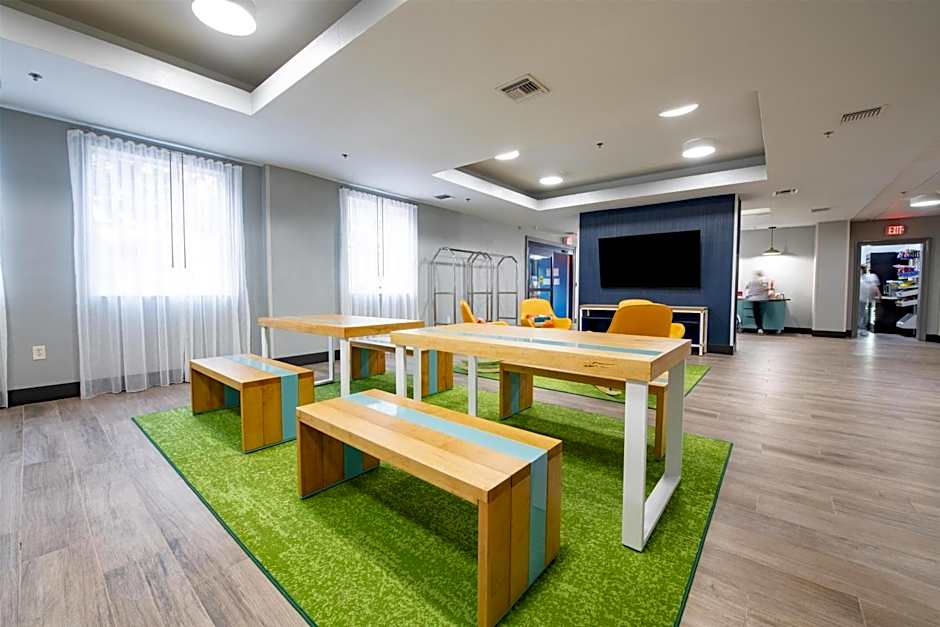 Spark by Hilton Lafayette South