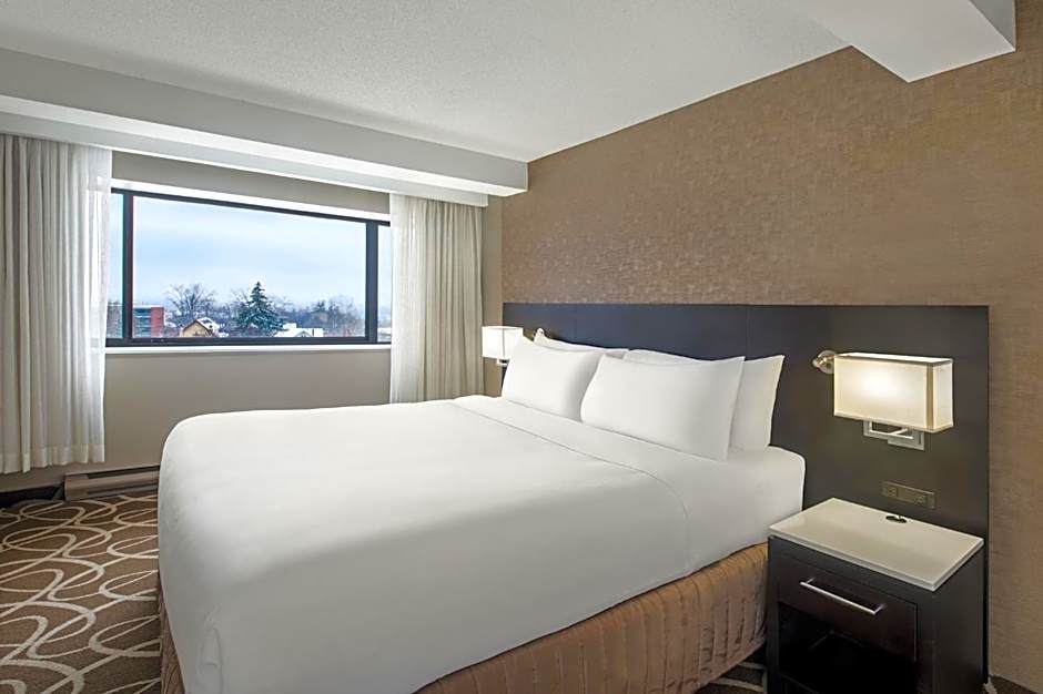 Crowne Plaza Kitchener-Waterloo By IHG