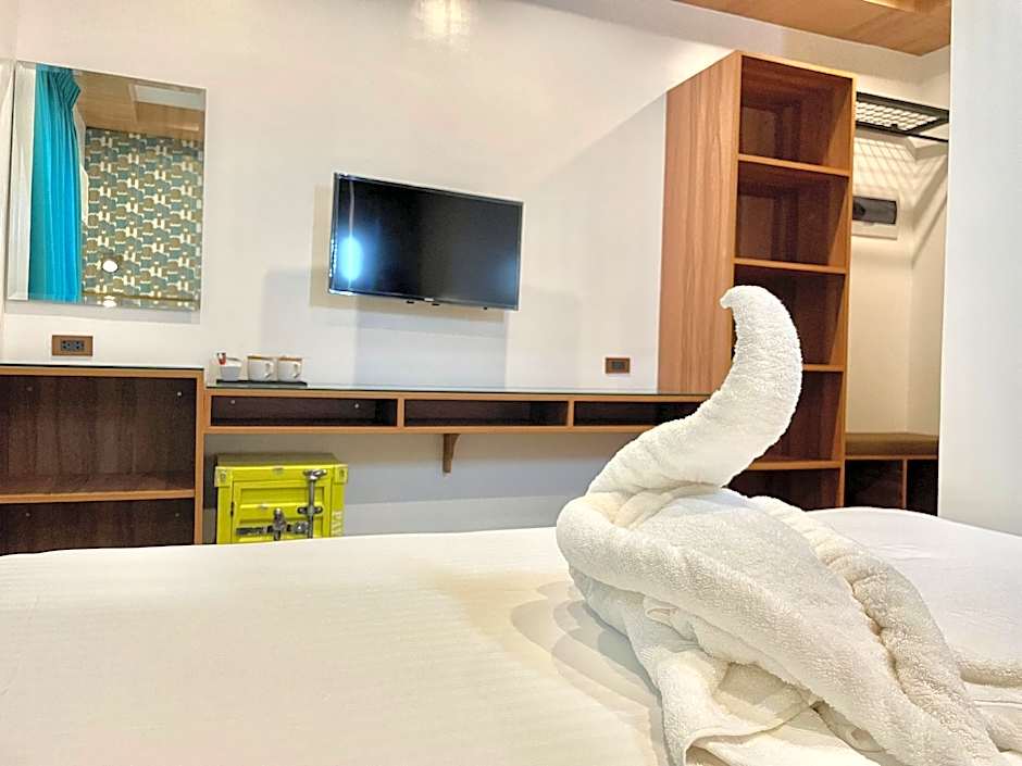 Lighthouse Point Hotel