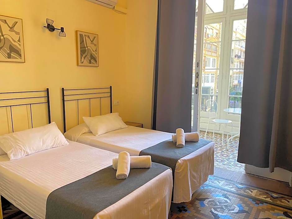 Hostal Balmes Centro