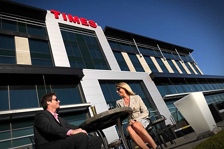 Grand Times Hotel Sherbrooke