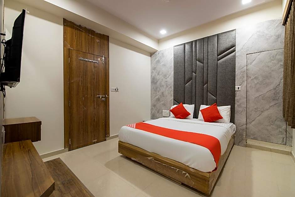 Hotel Bhavya by OYO Rooms – Ahmedabad, FL