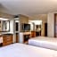 Hyatt Place Overland Park Convention Center