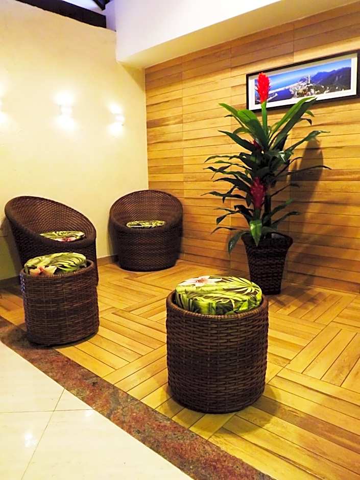 Downtown Santana Hotel