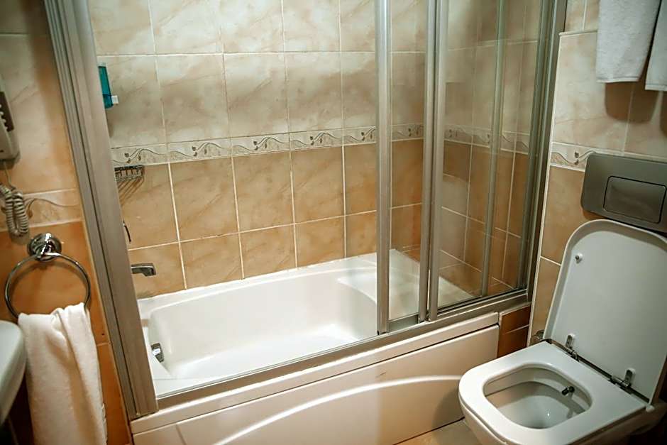 Yuksel Hotel
