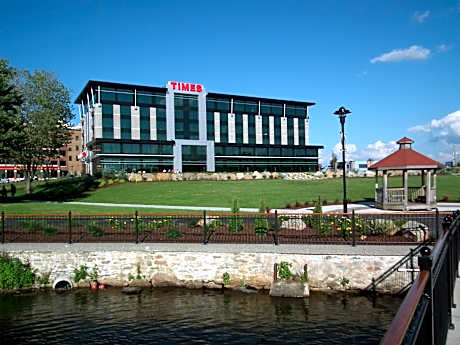 Grand Times Hotel Sherbrooke