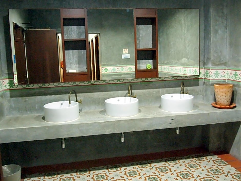 Phuket Sunny Hostel