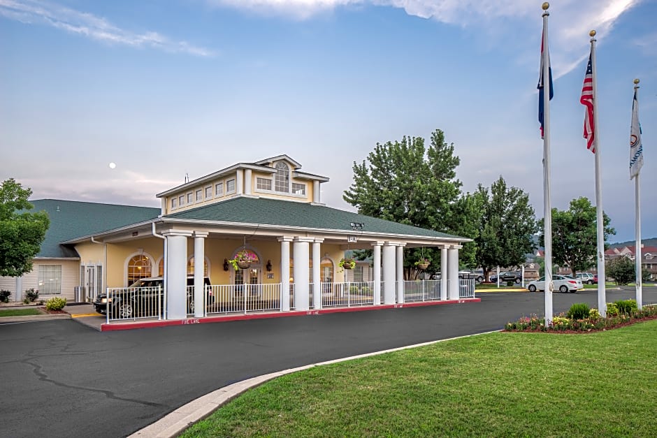 The Suites at Fall Creek