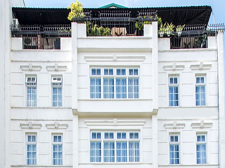 The Alcove Library Hotel