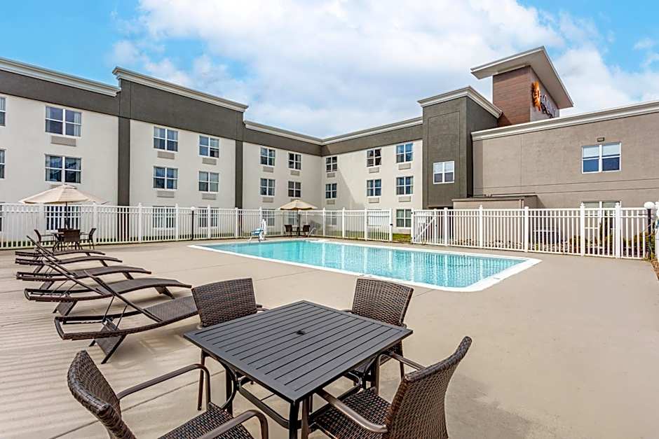 La Quinta Inn & Suites by Wyndham Lexington Park