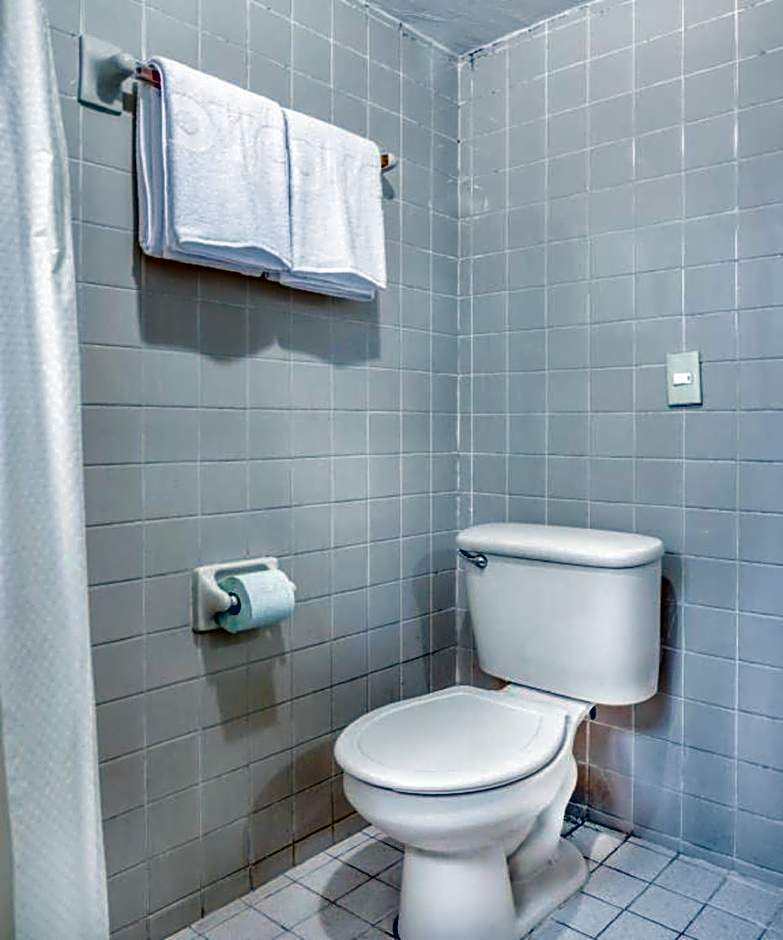 Capital O Hotel La Siesta