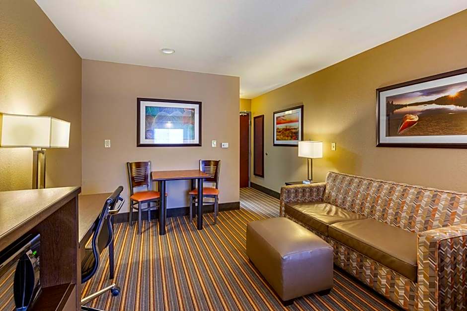 Best Western Plus Woodstock Inn & Suites