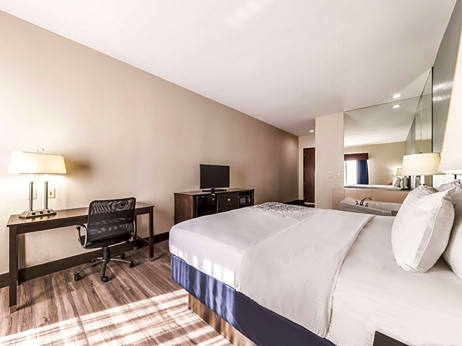 La Quinta Inn & Suites by Wyndham Tulsa - Catoosa