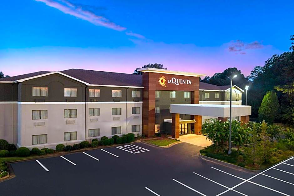 La Quinta Inn & Suites by Wyndham Jackson Airport/Pearl