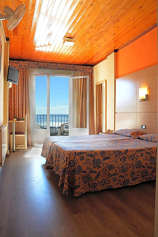 Foto 1 di 6 di 1 Double Bed or 2 Beds