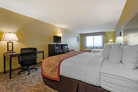 Queen Room with Two Queen Beds and Bath Tub - Disability Access/Non-Smoking