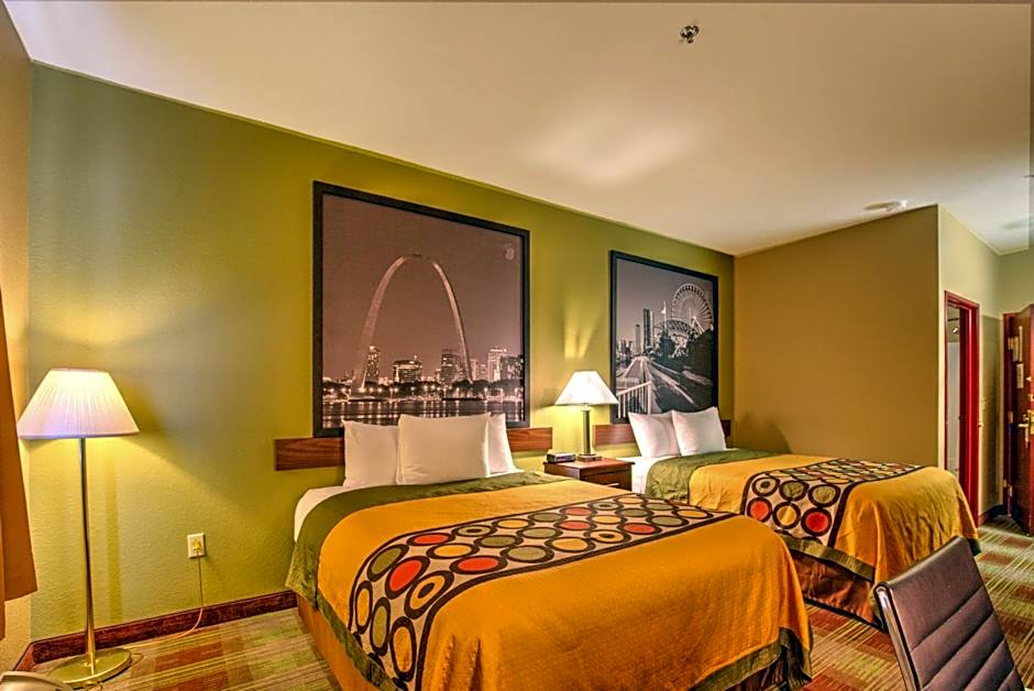 Super 8 by Wyndham Waterloo