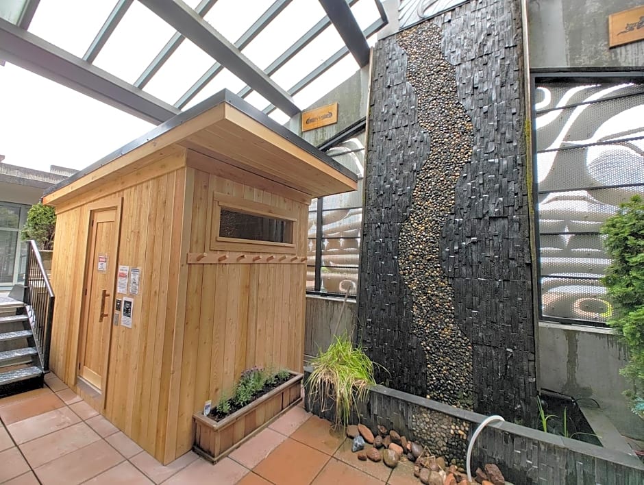 Skwachàys Lodge