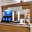 La Quinta Inn & Suites by Wyndham Alvin
