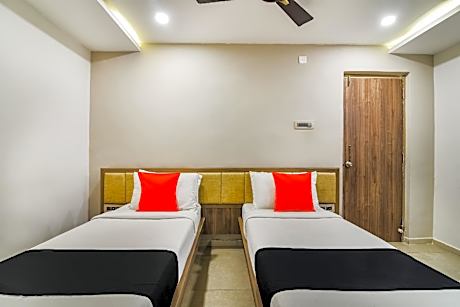 Capital O SRI MAHAVEER USHA VASAVI & CO