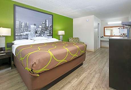 2 Queen Beds Smoking