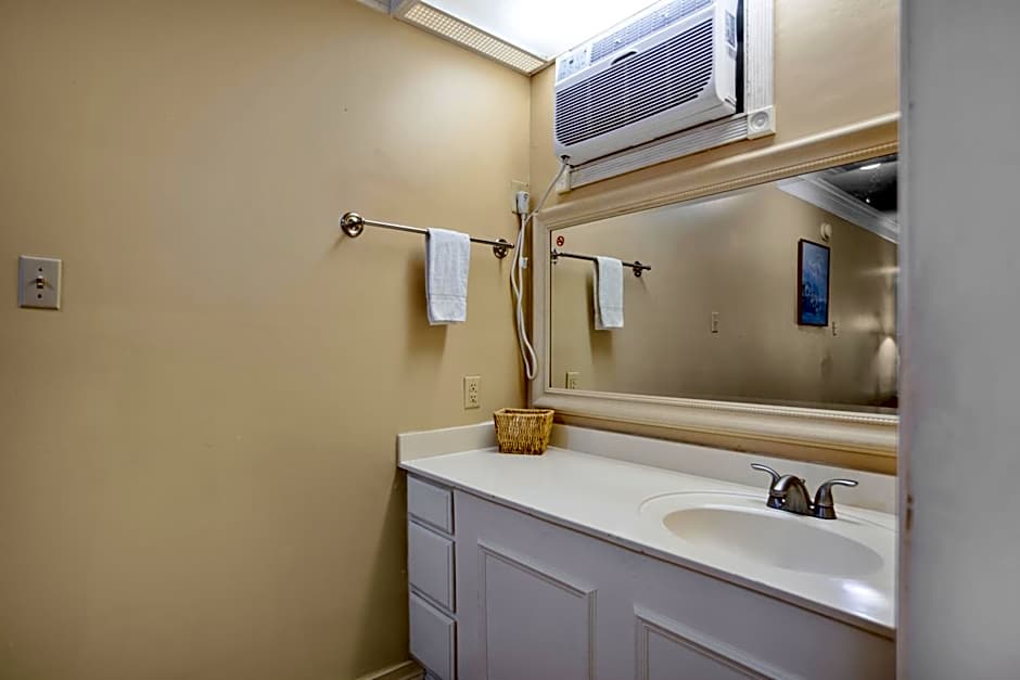 Edgewater Inn - Biloxi Beach