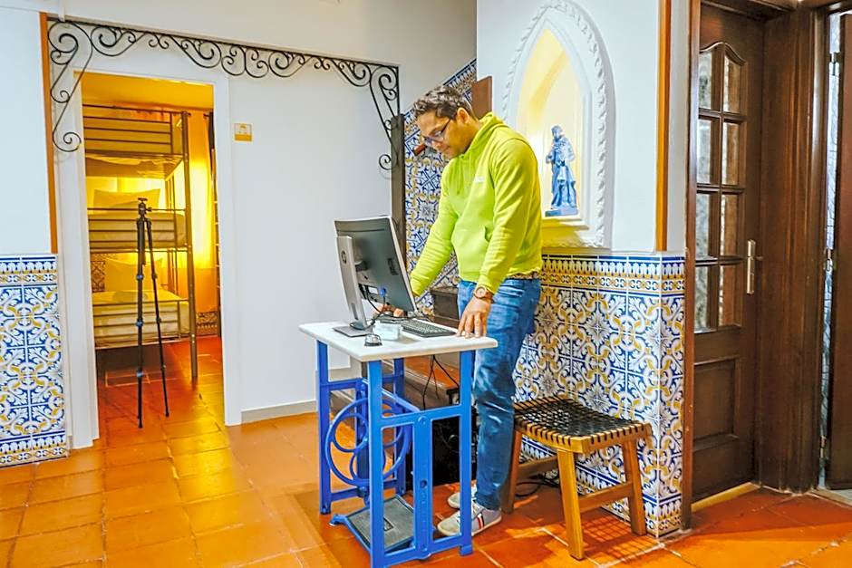 Help Yourself Hostels - Restelo