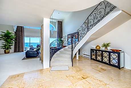 Penthouse 3 Bedroom Suite