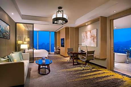 Junior King Suite with View - Non-Smoking