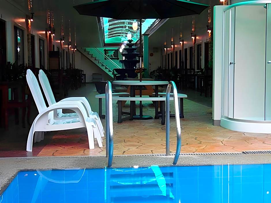 RedDoorz @ New Casamila Hotel Palawan