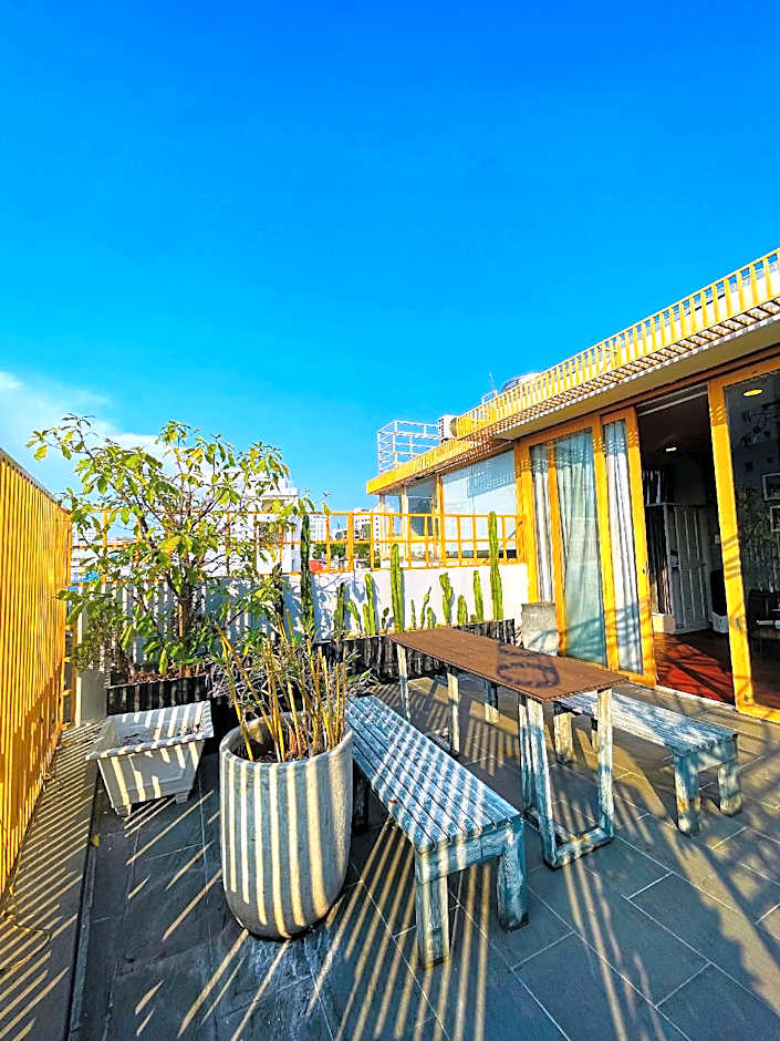 Cactusland Near Saigon Train Station