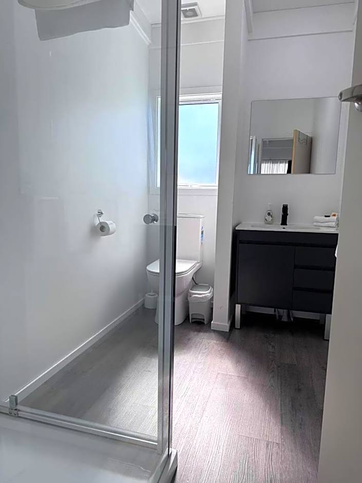 Rainbow Motel & Guest House