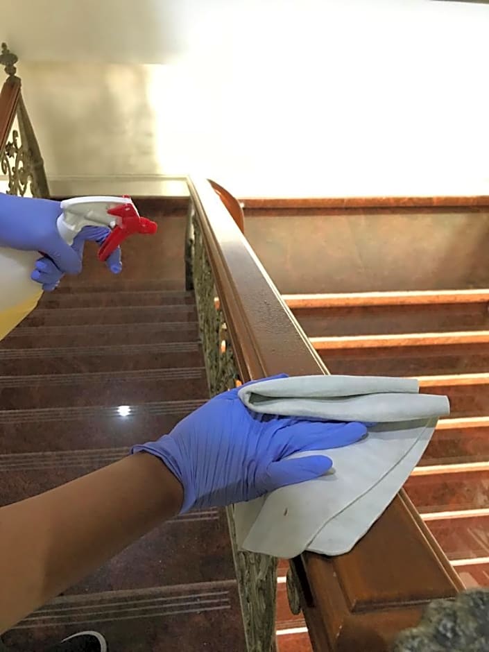 Hersya Front One Inn Surabaya