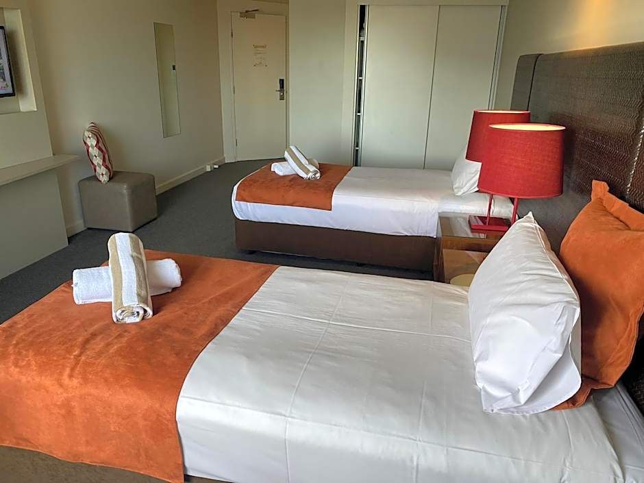 Darwin Esplanade Central Official