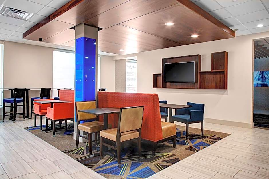 Holiday Inn Express & Suites Coldwater By IHG