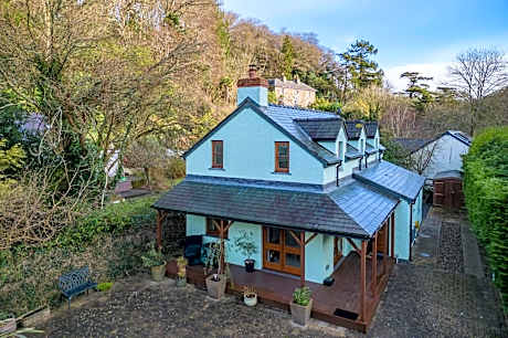 Llais Afon - 3 Bedroom Holiday Home - Fishguard