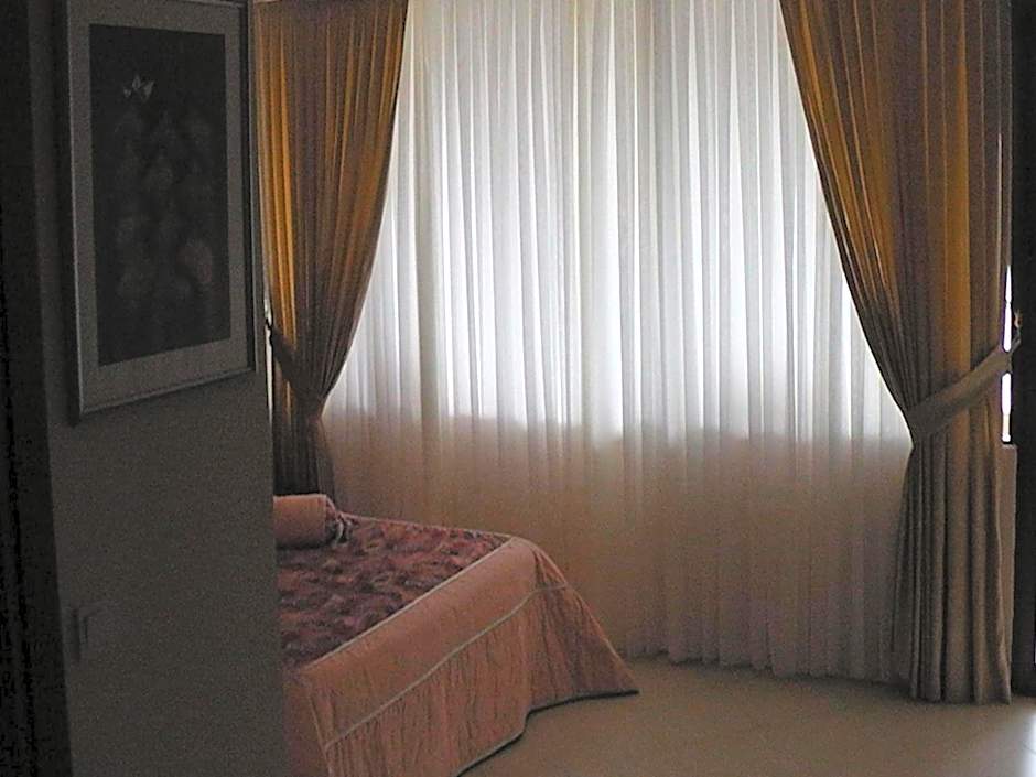 Ucem Hotel Golden Sea