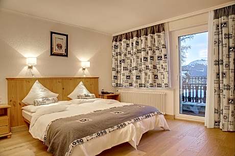 Junior Suite with Mountain View