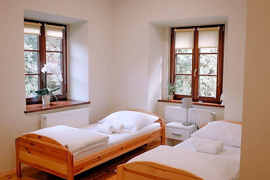 Zamkowa, Pokoje Gościnne