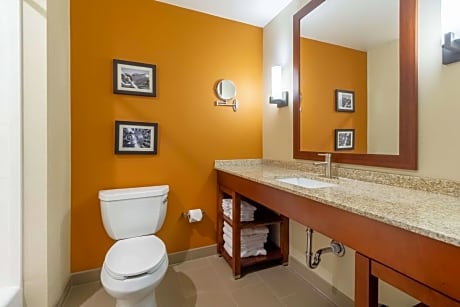 Queen Suite with Two Queen Beds - Non-Smoking