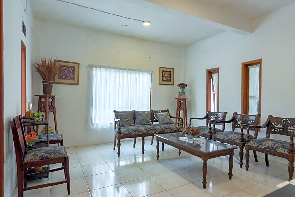 Lembur Kiwari Setra Duta Mitra RedDoorz