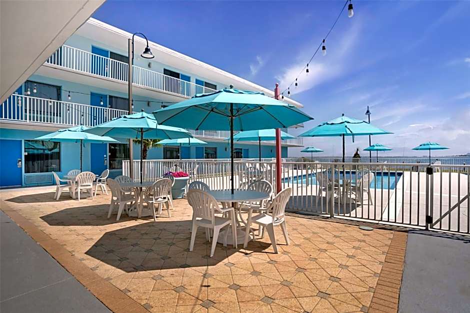 Best Western Navarre Waterfront